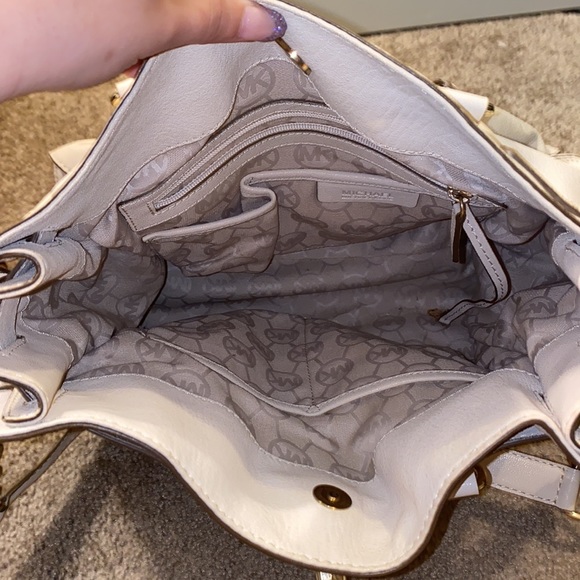 Authentic Michael Kors Hamilton Large Tote, Vanilla. - Picture 5 of 5